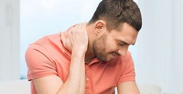 ból szyi mężczyzny z osteochondrozą szyjki macicy