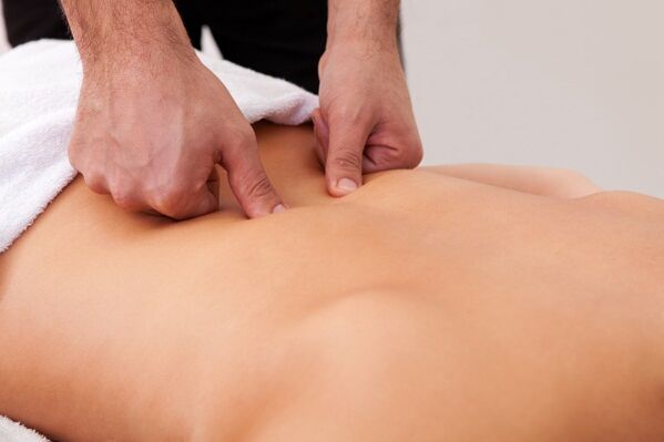 Sesje masażu pomogą, jeśli bolą Cię plecy w odcinku lędźwiowym